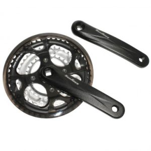 Pedalier VTT Sunrace 7/8v. M3 Alu Noir 170mm 48-38-28 avec Pare Chaine Fume - Boitier 122mm