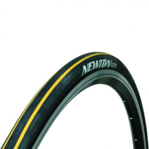 Pneu Route 700 X 23 Gravity E-01 Noir Liserets Jaune Tringle Souple (23-622)