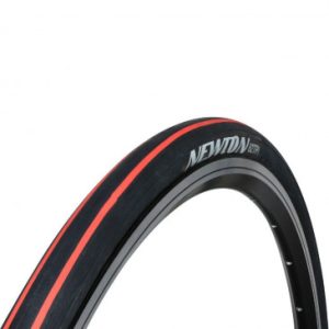 Pneu Route 700 X 25 Gravity E-01 Noir Liserets Rouge Tringle Souple (25-622) (Offre Limitee)